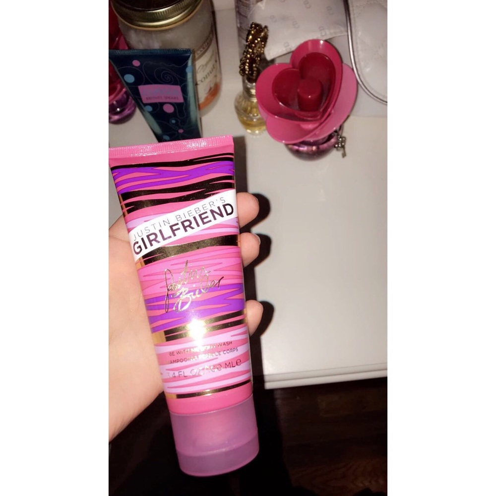 Justin Bieber’s Girlfriend Body Wash